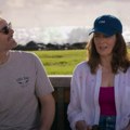 "Izbindžovaćete" je za dan: Parovi kreću na odmor, a onda nastaje drama, urnebesna komedija je #1 na Netfliksu