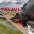 Pet minuta pakla koje morate da vidite! Snimak napada na ruske avione koji će vam zalediti krv u žilama (video)