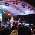Koncert folk zvezde: Saša Matić u Paraćinu pevao za Vidovdan (foto)