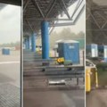 Hit snimak! Oluja oduvala toatel iz Hrvatske do graničnog prelaza sa Srbijom! (video)