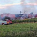Upalio se teretni voz na pruzi Beograd–Šid u Laćarku