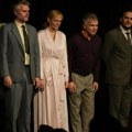 Humanost i umetnost ruku pod ruku: Drama „Lutka sa kreveta broj 21“ sa scene snp-a na sceni Fondacije Mozzart