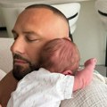 Dobio četvrto dete pre dve nedelje Dado Polumenta sa 11 godina mlađom ženom živi bajku: "Promenio nam se ceo svet"