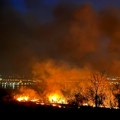 Grčko ostrvo gori! Dva velika požara progutala kuće, stanovnike izvlače brodovima