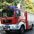 Crni dim se nadvio nad Novim Beogradom, vatrogasci na terenu