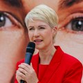 Manuela Švezig: „Žena protiv plavih“
