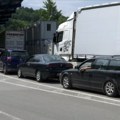 Zabrana za kamione na Jarinju i Merdaru, putnička vozila prolaze; Vučić razgovarao sa predstavnicima Kvinte i EU