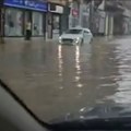 Veliko nevreme u Hrvatskoj Automobili čekaju u tunelima: Pljuskovi i grad zaustavili sve! (video)