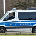 Policijska akcija u Nemačkoj: Žena upala u kliniku, zapalila baklju i uputila pretnje