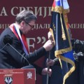 "Velika mi je čast što sam danas ovde" Vučić: Čestitam vam vojnu zastavu, sa ponosom je nosite (foto)