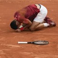 Đoković se povukao sa Rolan Garosa zbog povrede kolena, ostaje bez prvog mesta na ATP listi