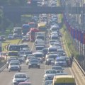 Prve slike lančanog sudara u Novom Beogradu: U udesu učestvovalo 5 automobila, stvorile se kilometarske kolone
