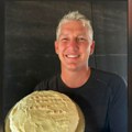 Švajnštajger proslavio prvi rođendan bez Ane: Torta ima posebnu posvetu, fanovi ga urnišu u komentarima