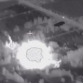 Sa crnom zemljom: Snimak udara Iskandera na ukrajinski poligon za dronove (video)