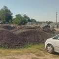 PISMA ČITALACA: Gomile šuta i tucanika „pojele“ deo parkinga na Peskari usred kupališne sezone Parking na Peskari