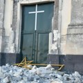 Zemljotres kod Etne izazvao pukotine na putu, vlasti evakuisale turiste