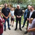 Država neće ostaviti svoje građane na cedilu Premijerka u Bačkoj Palanci posetila porodicu stradalog dečaka (foto)