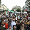 Demonstranti u Siriji upali u kancelarije vladajuće stranke, blokirali put zbog gladi i siromaštva