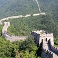 Hteli da naprave prečicu na kineskom zidu: Dve osobe uhapšene u Kini zbog "kopanja" bagerom po kulturnom nasleđu