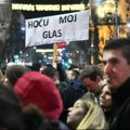 Prosvjed u Beogradu: Opozicija donijela kutiju s dokazima u RIK
