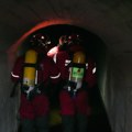Najnoviji snimak iz tunela MUP traga za Dankom, ne vidi se prst pred okom! (video)