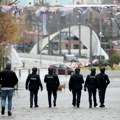 Policija ušla u sportsku halu u Severnoj Mitrovici: Poskidane slike Đokovića i Čavića