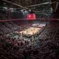 Navijači Zvezde žestoko vređali Vučića, grmelo u Areni VIDEO
