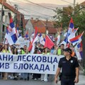 SNS i SPS u Leskovcu drugi put u šetnji – ovog puta mlađi ljudi, ali i stariji glasači (galerija)
