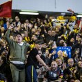 FOTO Skandalozan transparent i navijanje: Navijači tzv. Kosova veličali teroriste protiv Švedske