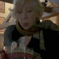 Branka Petrić proslavila 89. rođendan u kafani: Priredili joj iznenađenje, ona oduvala svećice