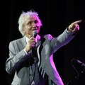 Darko Rundek besplatno ispred Evropske kuće u Knez Mihailovoj