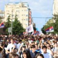 U Beogradu protest na Trgu Slavija, policija kod Pionirskog parka: MUP procenio da je prisustvovalo 34.300 ljudi (foto)