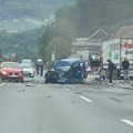 Crni niz se nastavlja: Jeziva saobraćajka na putu Požega-Užice: Sudarili se auto i pikap, jedna osoba stradala (foto)