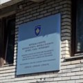 Postavljena tabla "Republika Kosovo" Skandal u Leposaviću, sa zgrade Opštine skinute zastave Srbije