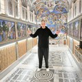 Vatikan ima neočekivanog predstavnika na Bijenalu u Veneciji: Tvorac "zlatne wc šolje" pravi instalaciju u zatvoru