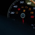 Znate li šta znači svaka lampica u vašem automobilu? Većina ne zna, a zbog nekih bi morali odmah u servis