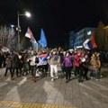 Građani dočekali na Trgu slobode studente koji su se vratili sa protesta iz Vršca