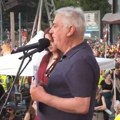„Mi dobro čujemo vapaj uznemirene i odlučne mladosti“: Momčilo Trajković studentima uručio specijalnu povelju „Vidovdanski…
