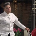 Matora uhvaćena u krađi! Kamera snimila sve: Čučnula, provukla ruku pa krenula da grabi (foto)