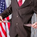 Кредитни рејтинг Американаца у паду, све више грађана касни са отплатом зајмова