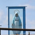 Tvrdila da statua Bogorodice lije krvave suze, pa se našla na sudu