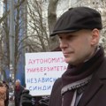 Protest sindikata ispred Filozofskog fakulteta u Novom Sadu, kažu da dekan ignoriše njihove zahteve