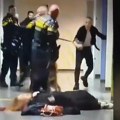 Šta se ovo desilo u Holandiji?! Policija oborila ženu na zemlju, nastala velika tuča! "Ne donosite preuranjene zaključke"…