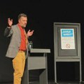 Monodramu ,,Bolji život u 5 koraka” glumac zaječarskog teatra Branislav Mijatović odigrao sinoć u Kruševačkom pozorištu…