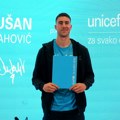 Divan gest Dušana Vlahovića: Sa UNICEF-om pomogao više od 1.700 mladih širom Srbije