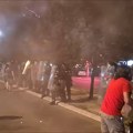 Zborovi građana u četvrtak obeležavaju godišnjicu sukoba ispred prostorija SNS-a