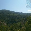 Požar na Kukavici lokalizovan ali radnici “Srbijašuma” dežuraju noćas na terenu