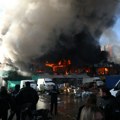 "Zatvorite prozore, stavite maske": Upozorenje građanima zbog požara u Kineskom tržnom centru: Sagorevanje plastike emituje…