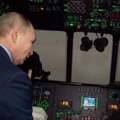 "Pokušao sam, ne mogu" Putin pokušao da upravlja helikopterom (video)