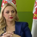 Prva fotka Jelene Tanasković posle hapšenja: „Ona se slobodno šeta, dok ativiste, političare i studente hapse“